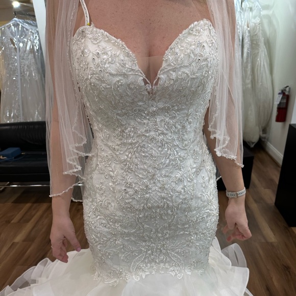 Never worn Marilee Madeline Garner Wedding Dress - Picture 2 of 7